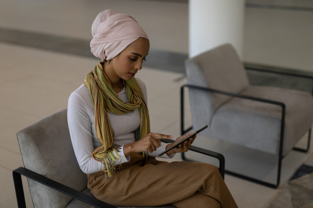 employee wearing scarf